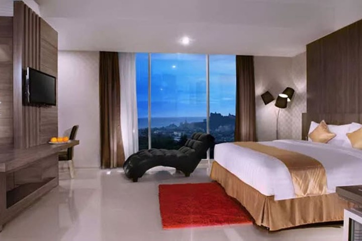 Room 6 of 19