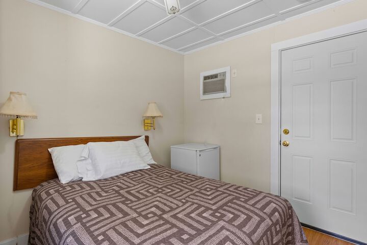 Room 20 of 37