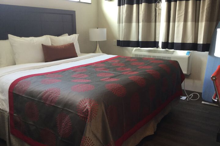 Room 13 of 26