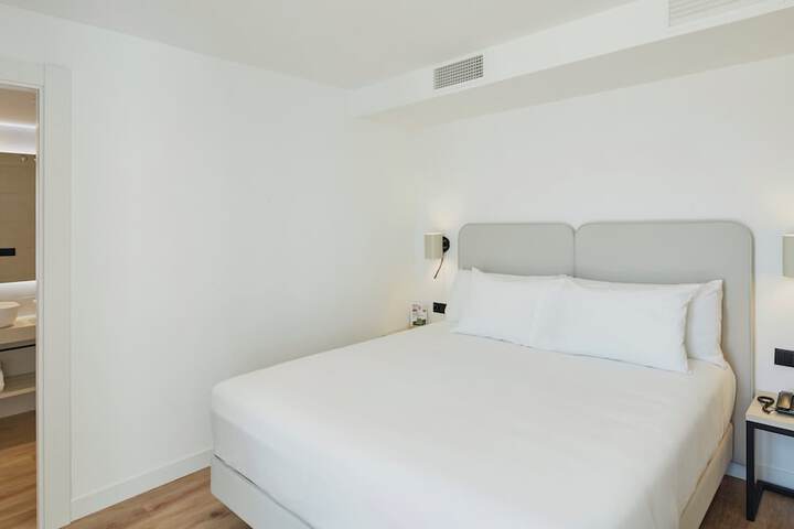 Room 14 of 52