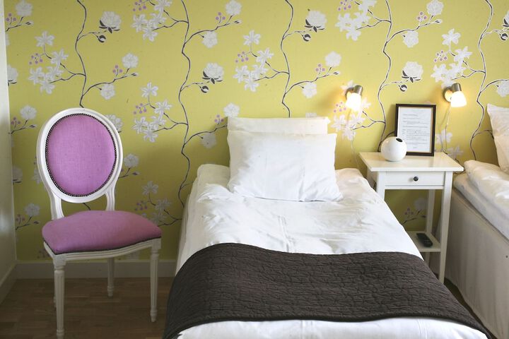 Room 7 of 25