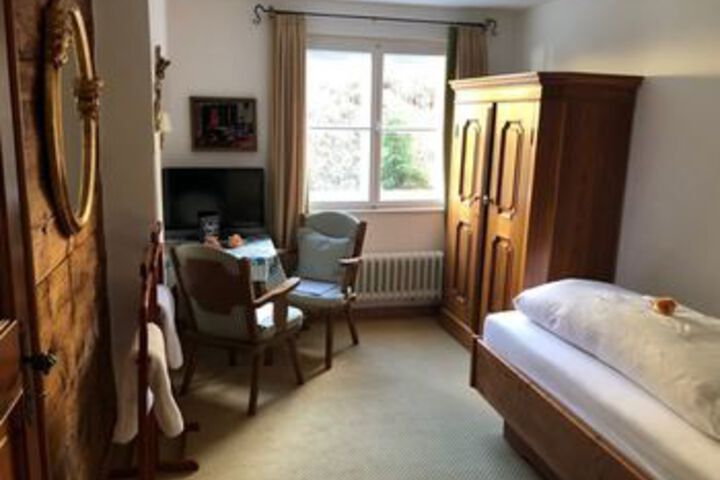 Room 30 of 43