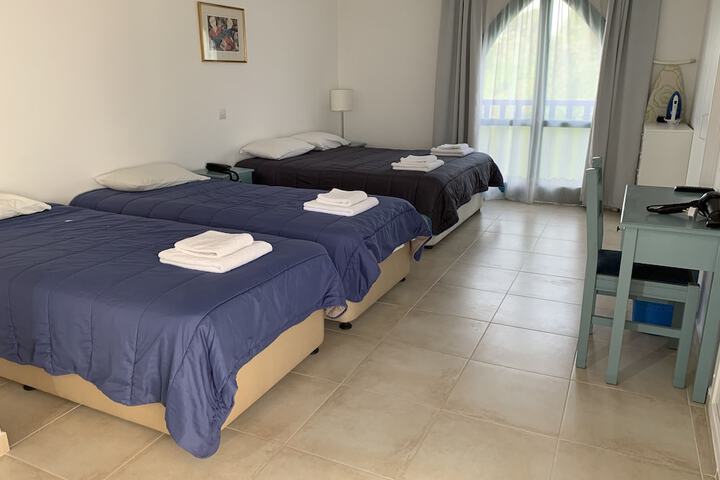 Room 6 of 35