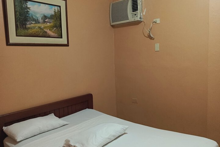 Room 9 of 30