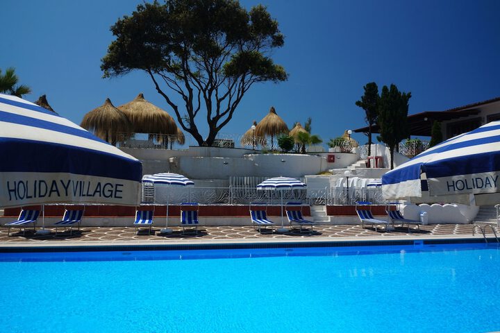 Hotel Pool