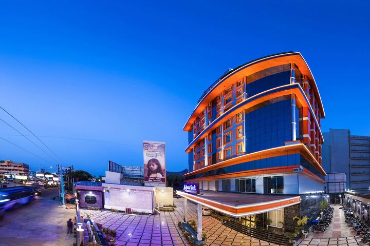 Hotel Benzz Park Vellore