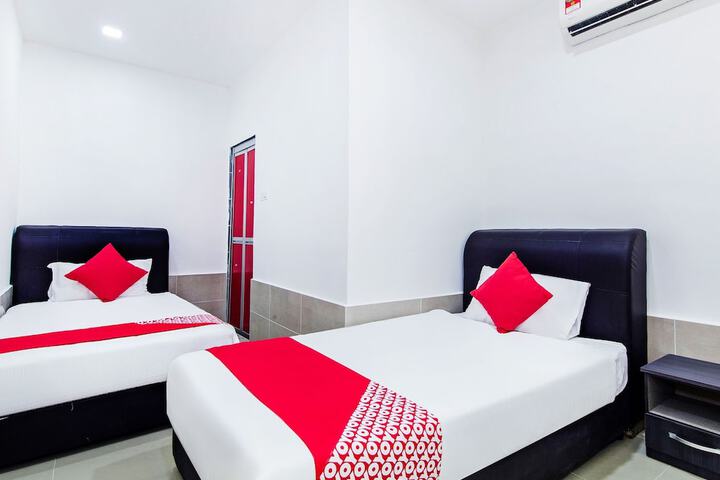 Room 20 of 32