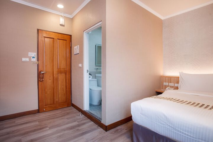 Room 34 of 91