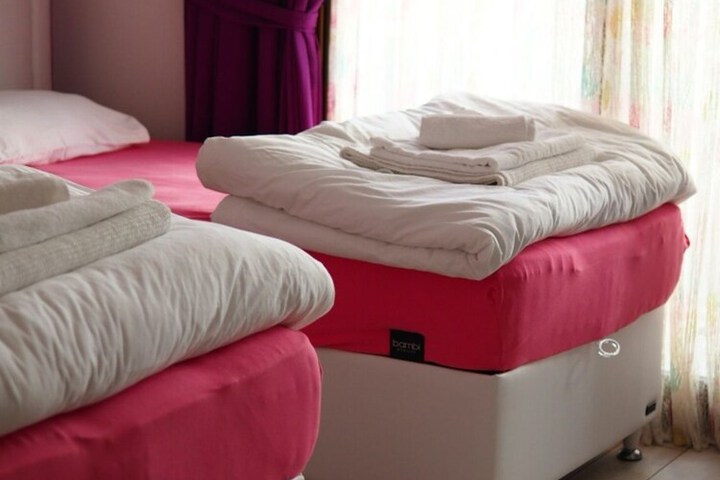 Room 6 of 82