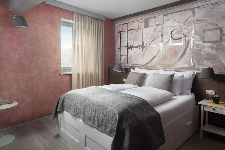 Room 7 of 20