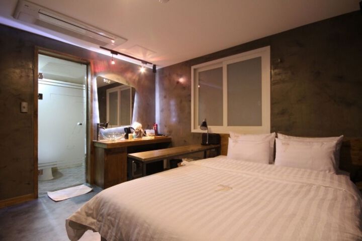 Room 36 of 126