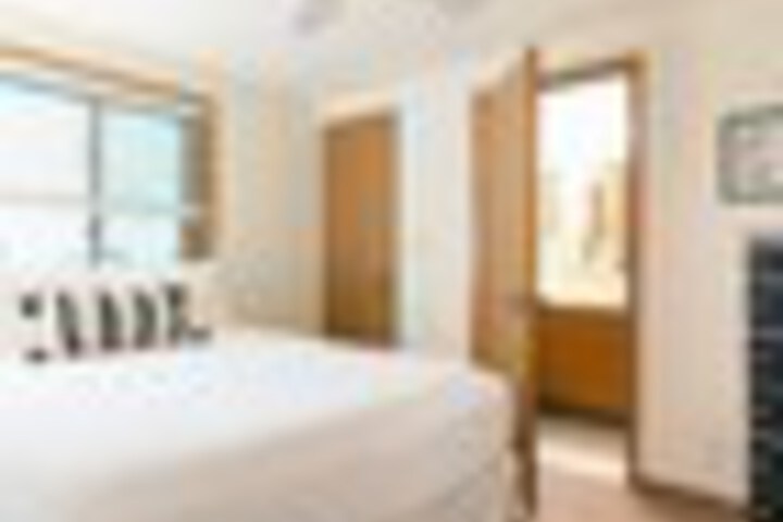 Room 143 of 510