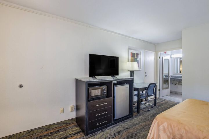 Room 15 of 71