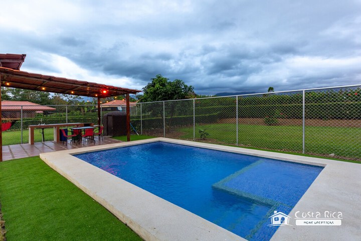 Pool 11 of 17
