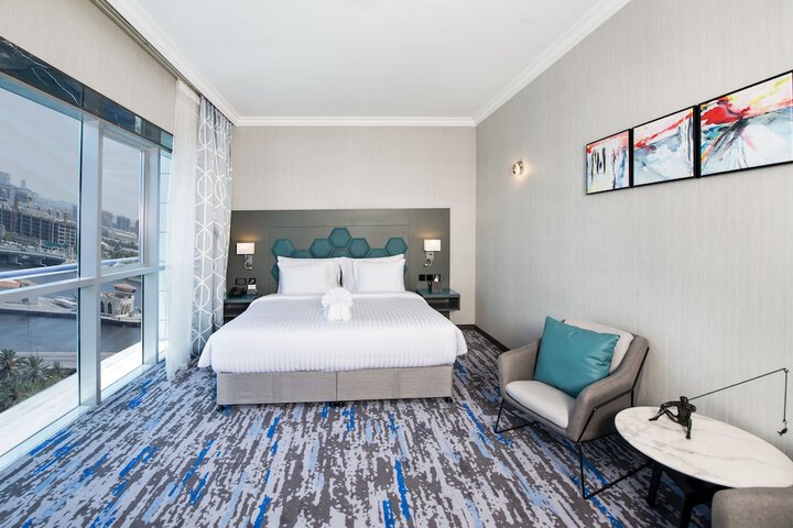 Room 10 of 38