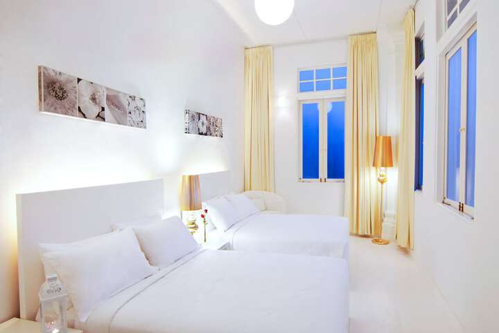Room 16 of 36