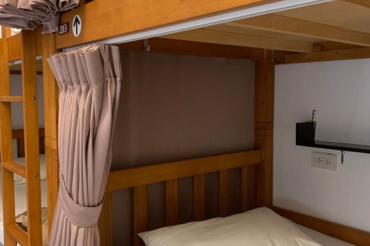 Room 10 of 61