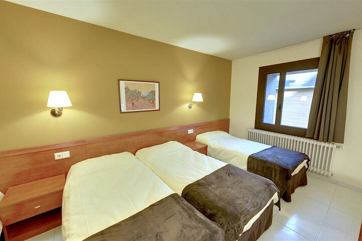 Room 4 of 53