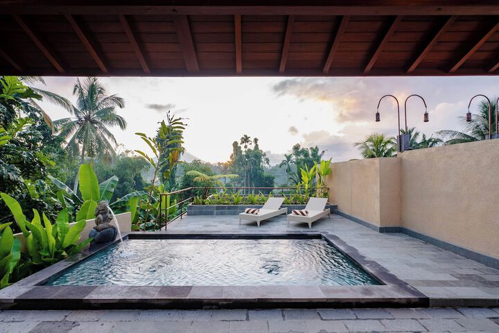 Pool 45 of 77