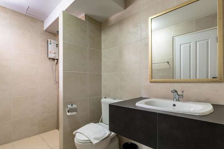 Room 14 of 32