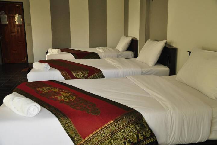 Room 12 of 63
