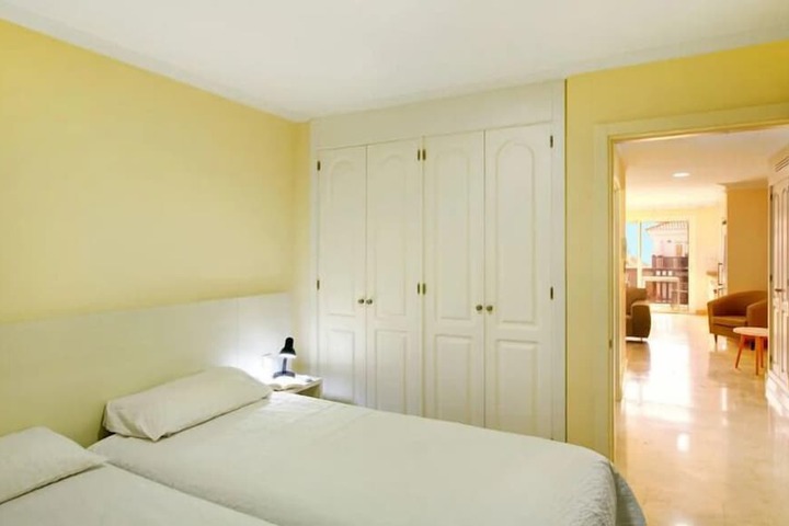 Room 5 of 20