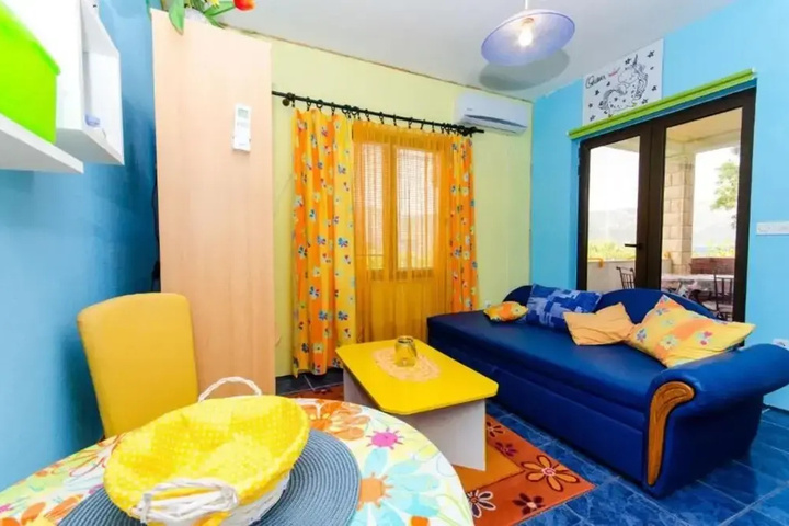 Room 3 of 11