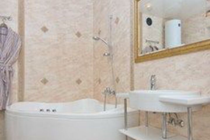 Deep Soaking Bathtub
