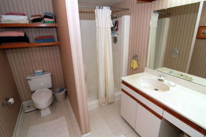 Room 6 of 49