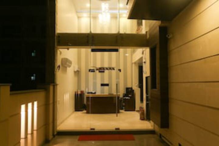 Hotel 3 of 3