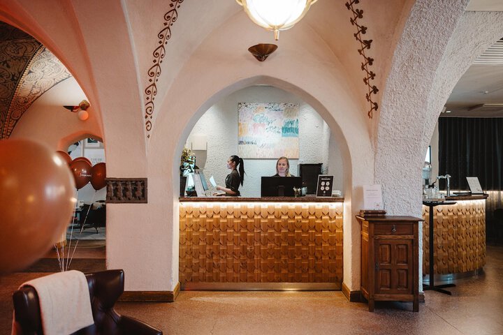 Guest Lobby