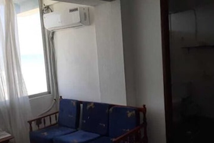 Room 16 of 27