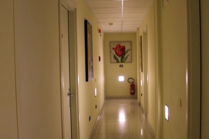 Ballroom/Hall 26 of 36