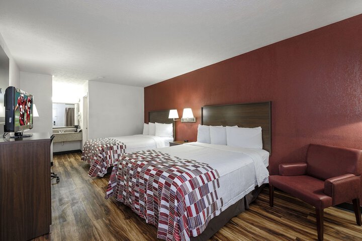 Deluxe 2 Double Beds Accessible (1 of 4)
