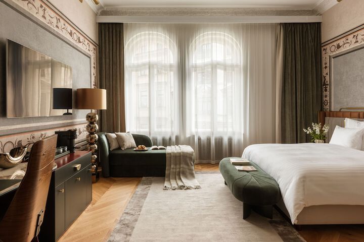 Room 45 of 90