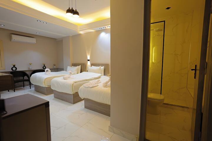 Room 16 of 33