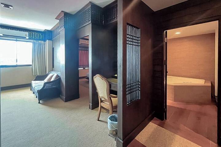 Room 18 of 76
