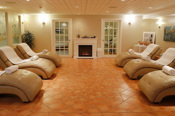 Hotel Interior 29 of 40