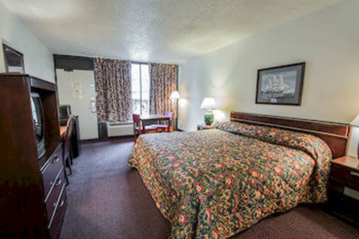 Room 30 of 51