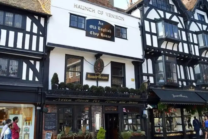Stunning 2BD Property W Garden in Salisbury VR