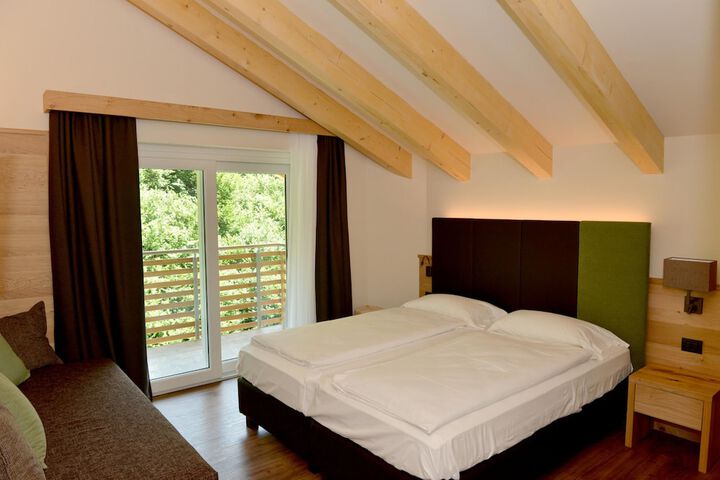 Room 10 of 87