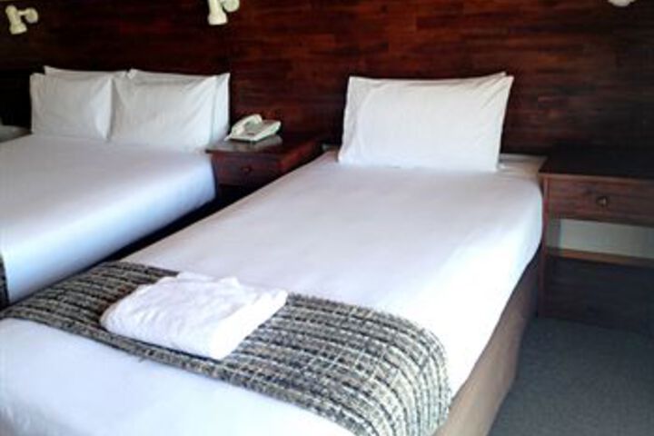 Room 14 of 33