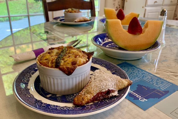 Breakfast/Coffee Service 9 of 12
