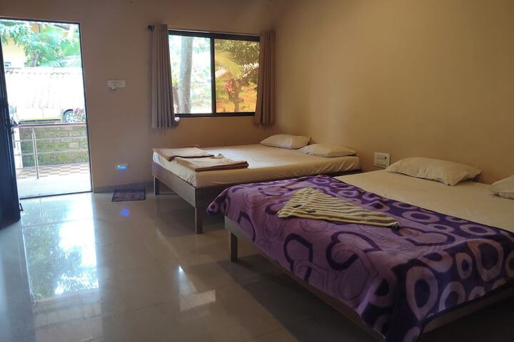 Room 10 of 23