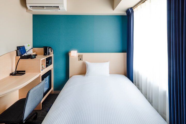 Room 11 of 36