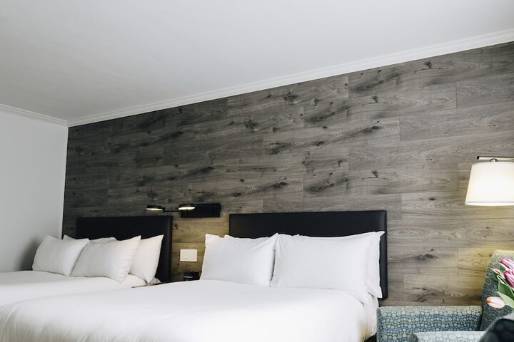 Room 13 of 37