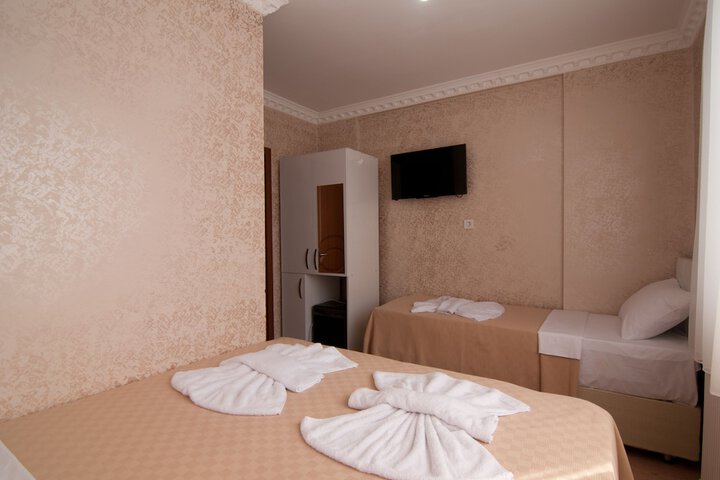 Room 6 of 22