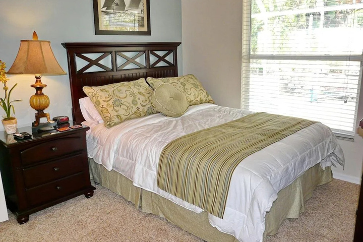 Room 4 of 16