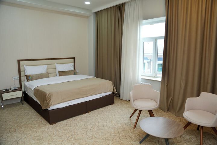 Room 3 of 64
