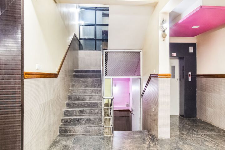 SPOT ON 49517 Hotel Hoysala Deluxe Lodging & Restaurant